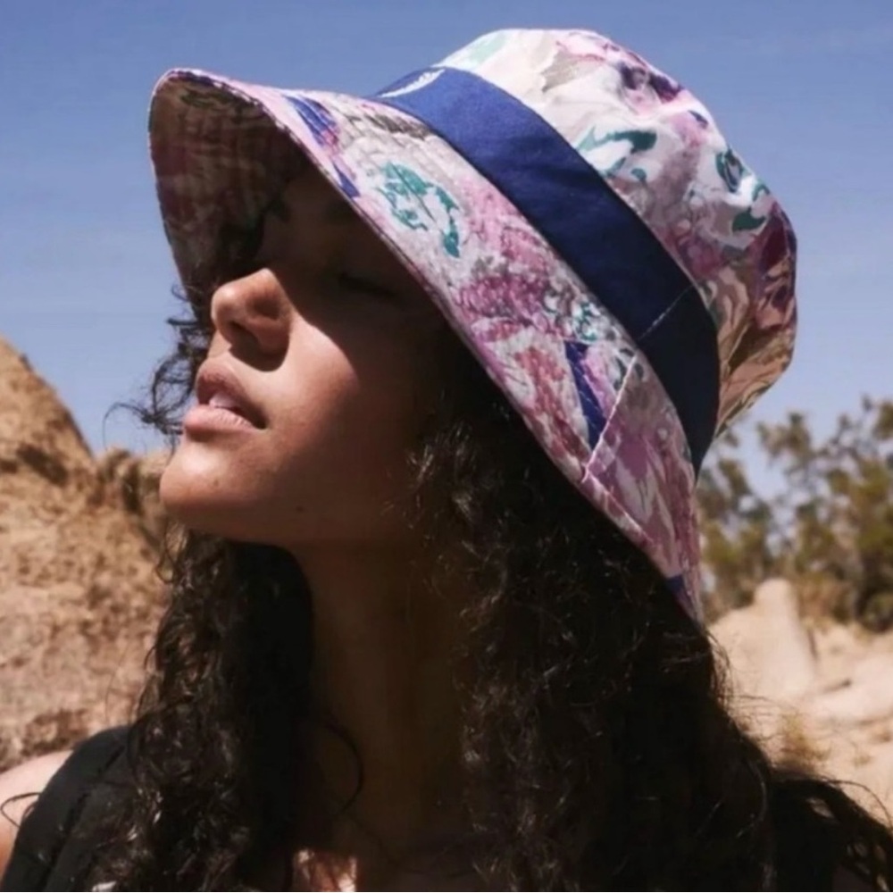 FREE PEOPLE Bucket Hat Digital Blooms
